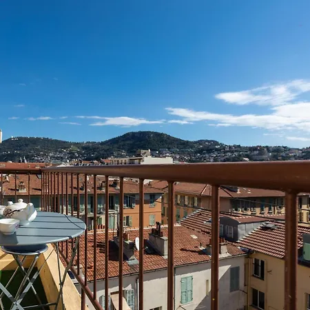 Chic Centre Au Calme Vue Colline 아파트 *