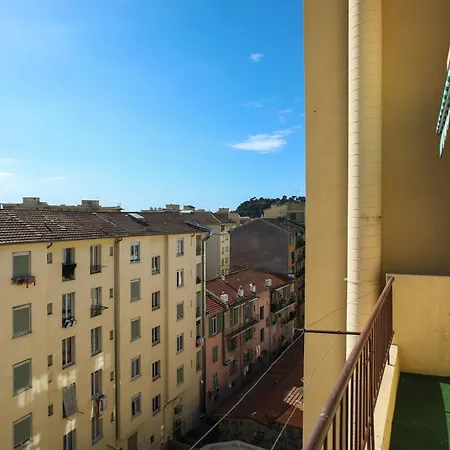 Chic Centre Au Calme Vue Colline 아파트 *