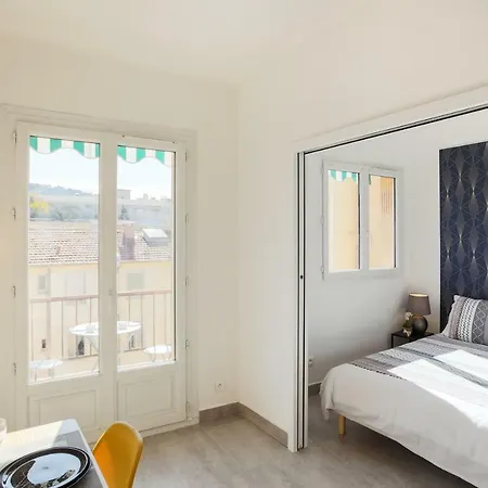Apartment Chic Centre Au Calme Vue Colline