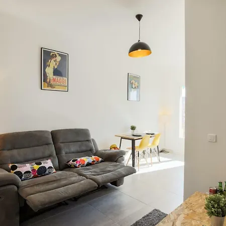 Apartment Chic Centre Au Calme Vue Colline