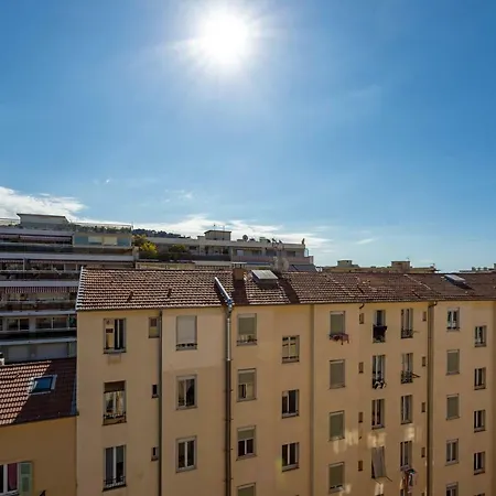 Chic Centre Au Calme Vue Colline Apartment *