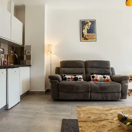 Chic Centre Au Calme Vue Colline Apartment