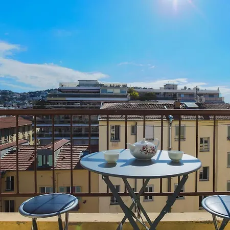 Appartement Chic Centre Au Calme Vue Colline Nice